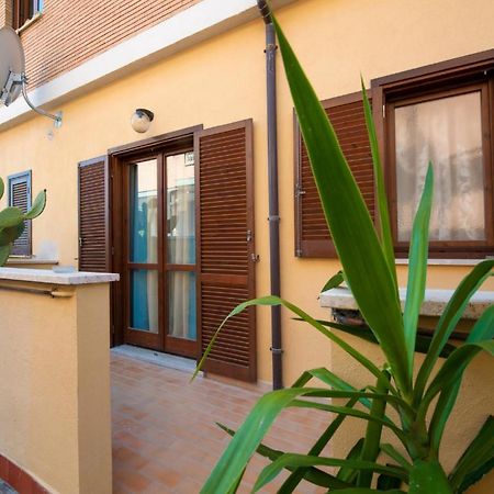 B&B La Casetta لاديسْبولِ الغرفة الصورة
